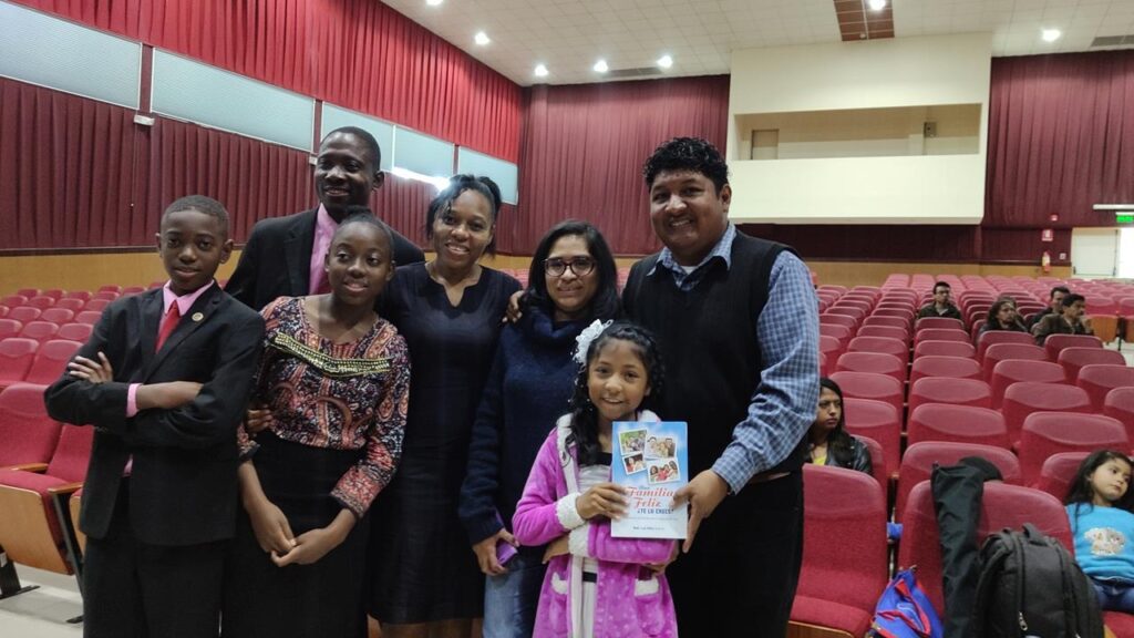 Fans con Noel y Nelly antes del evento